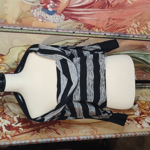 Stripped Quarter Sleeve Top - Picture 5 of 5